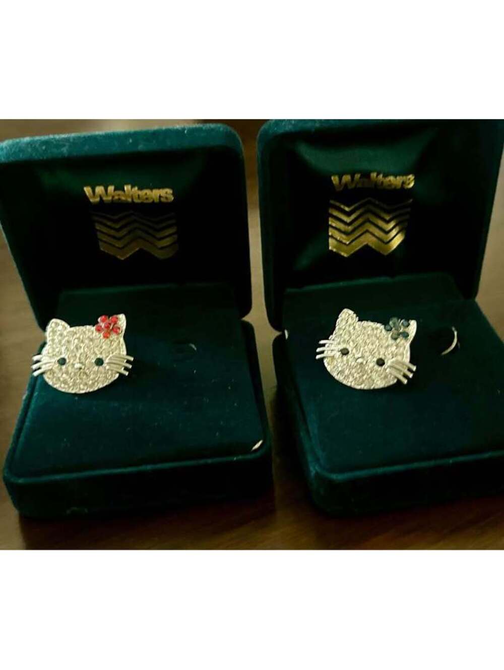 Hello Kitty Crystal Brooch Pins – Pair with Gift Boxes